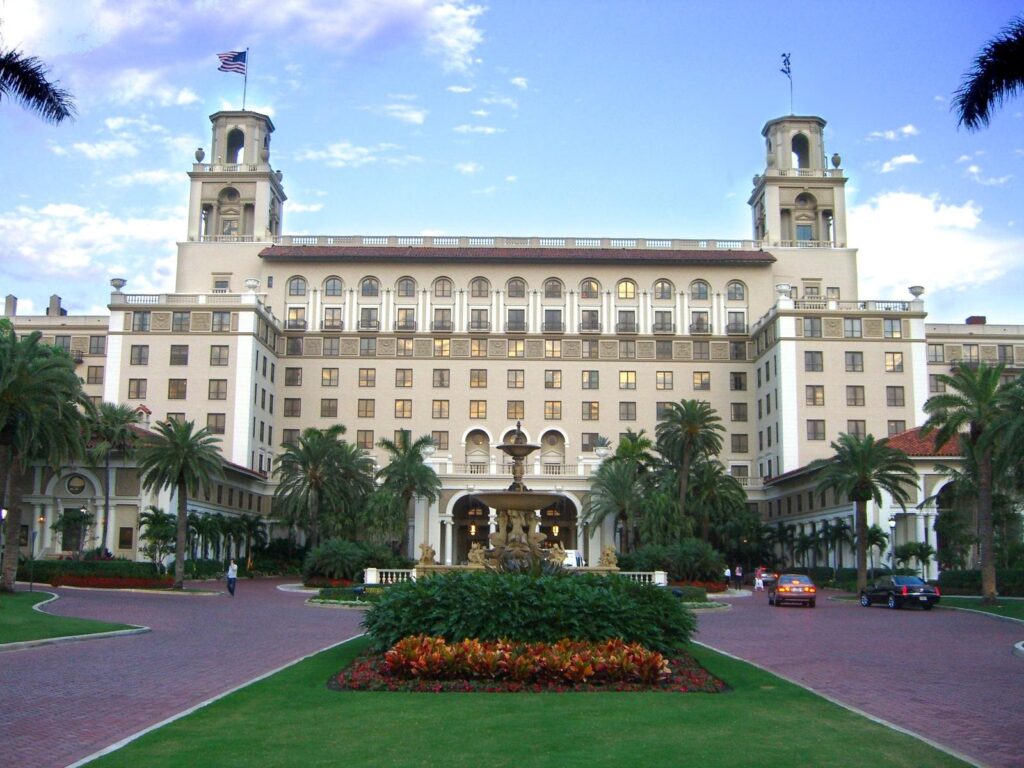 South Florida Climate and What It Means for Your Wedding Look